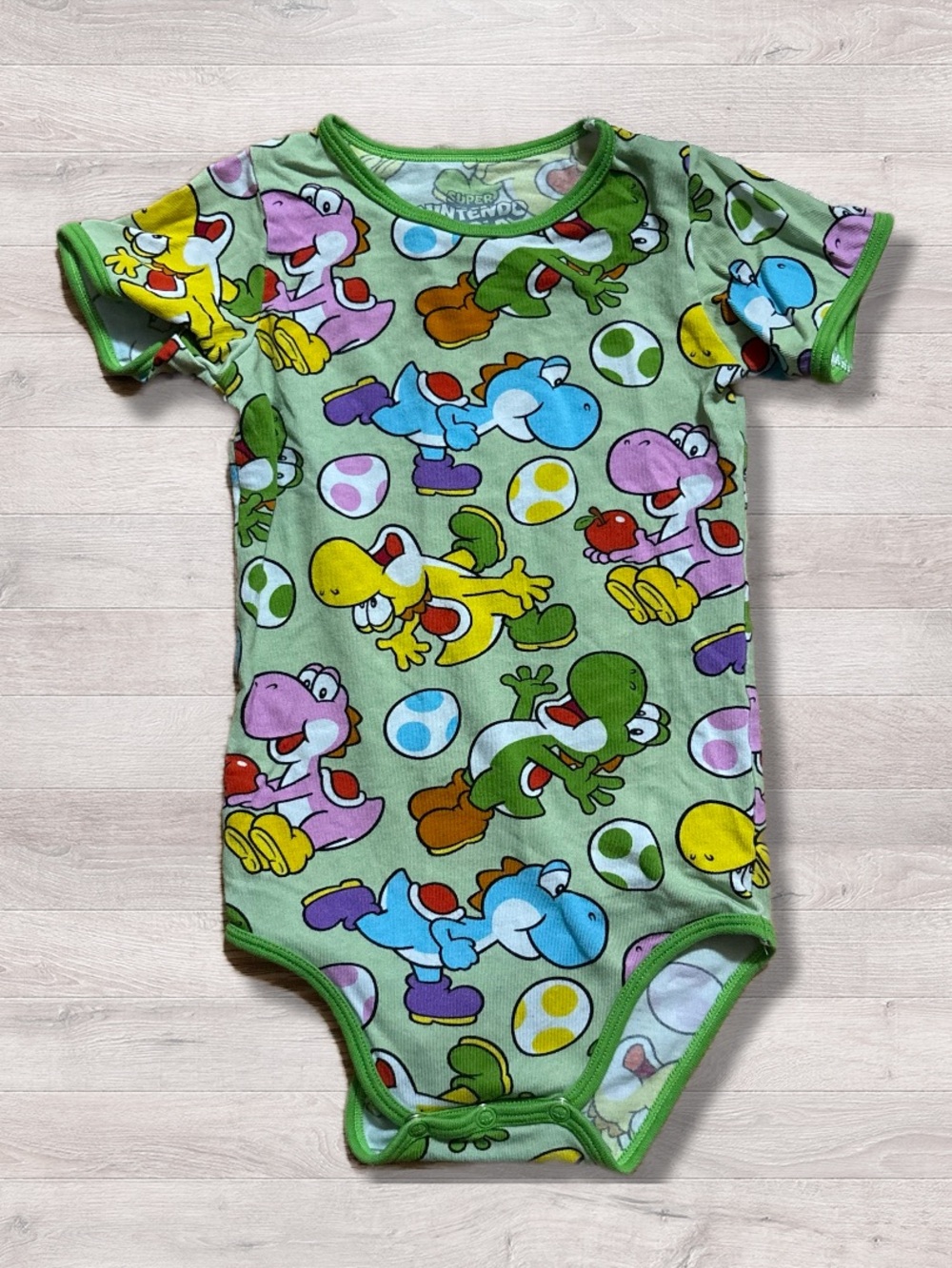 Universal Studios Infant Super Nintendo Yoshi Print Bodysuit 12 Months Mario